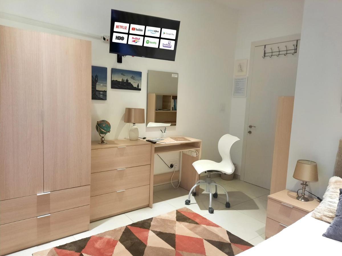 Cozy Rooms - Great Bus Connections - Free Parking Mosta Dış mekan fotoğraf