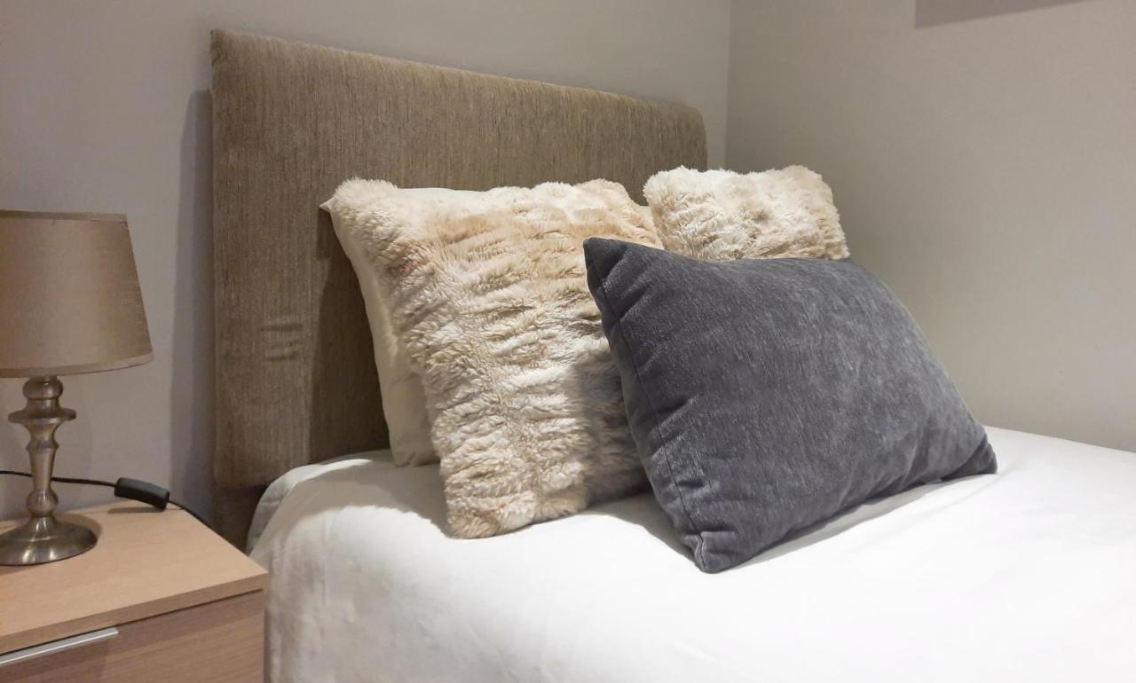 Cozy Rooms - Great Bus Connections - Free Parking Mosta Dış mekan fotoğraf